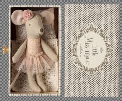 Little Sister Dance Mouse in Daybed